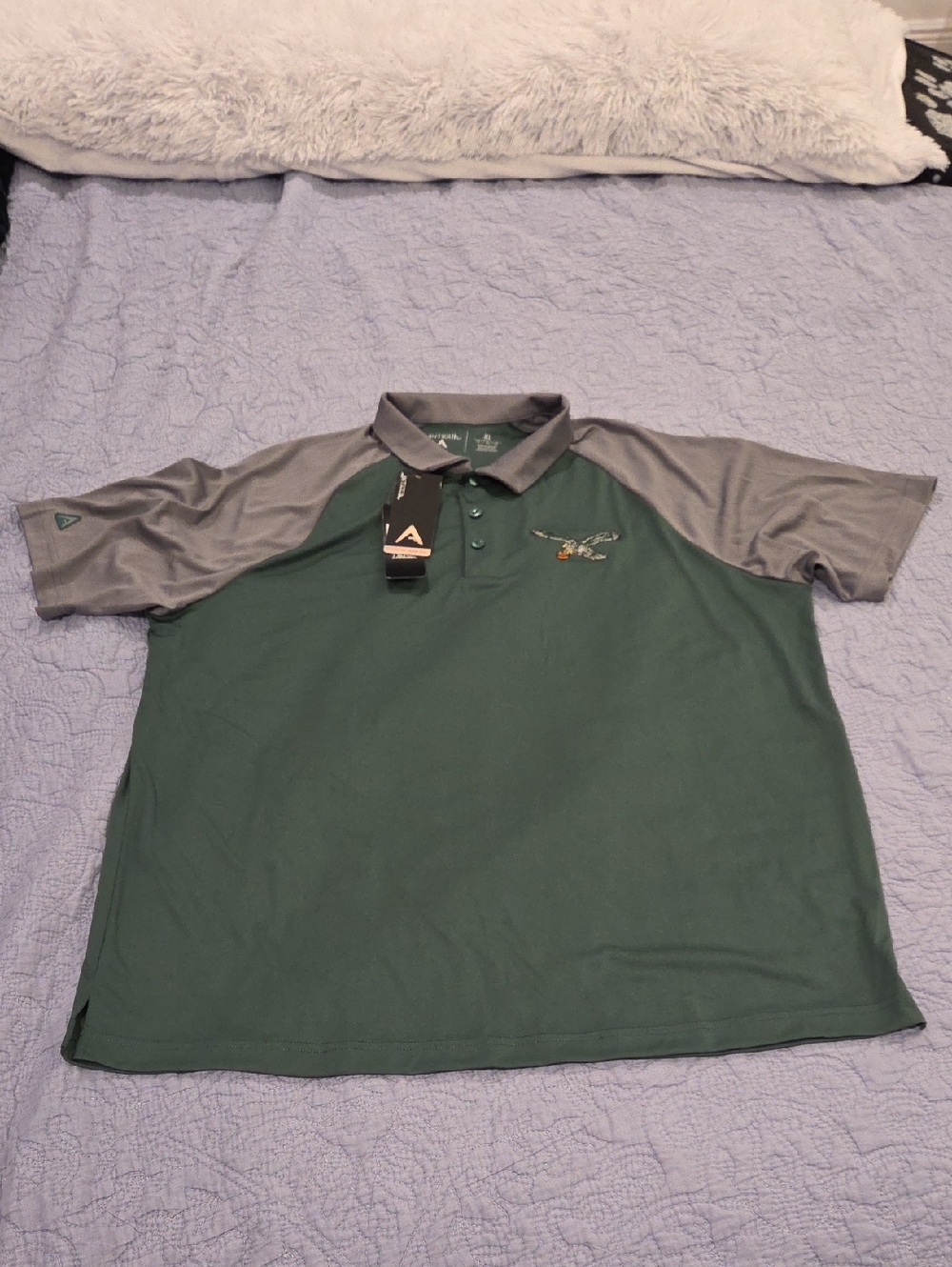 Antigua Philadelphia Eagles Green Polo with Gray Raglan Sleeves Size XL, NWT!